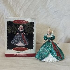 Vintage Hallmark Keepsake Ornament 1995 Holiday Barbie™ - Collector's Series
